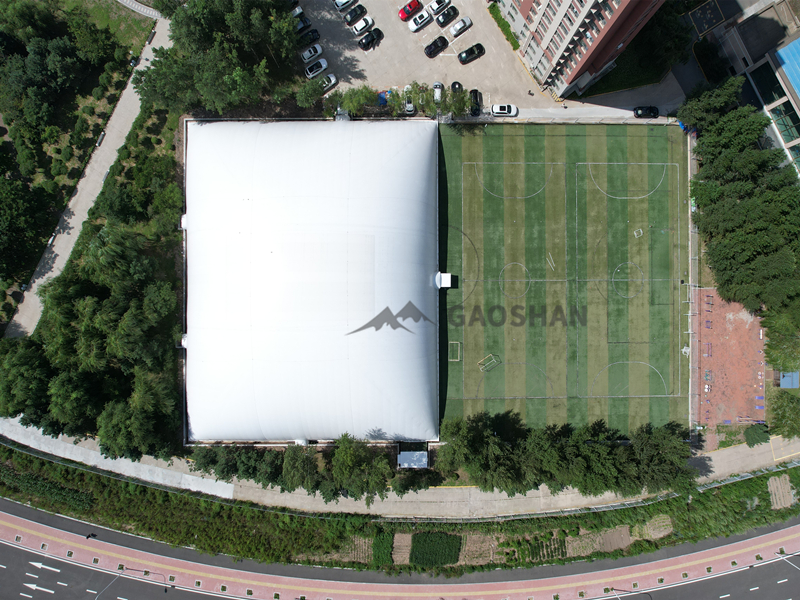Tendas esportivas com domo aéreo