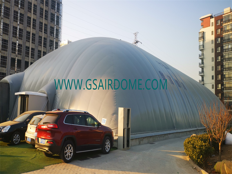 Здание с воздушным куполом было очень популярно в сфере спорта.