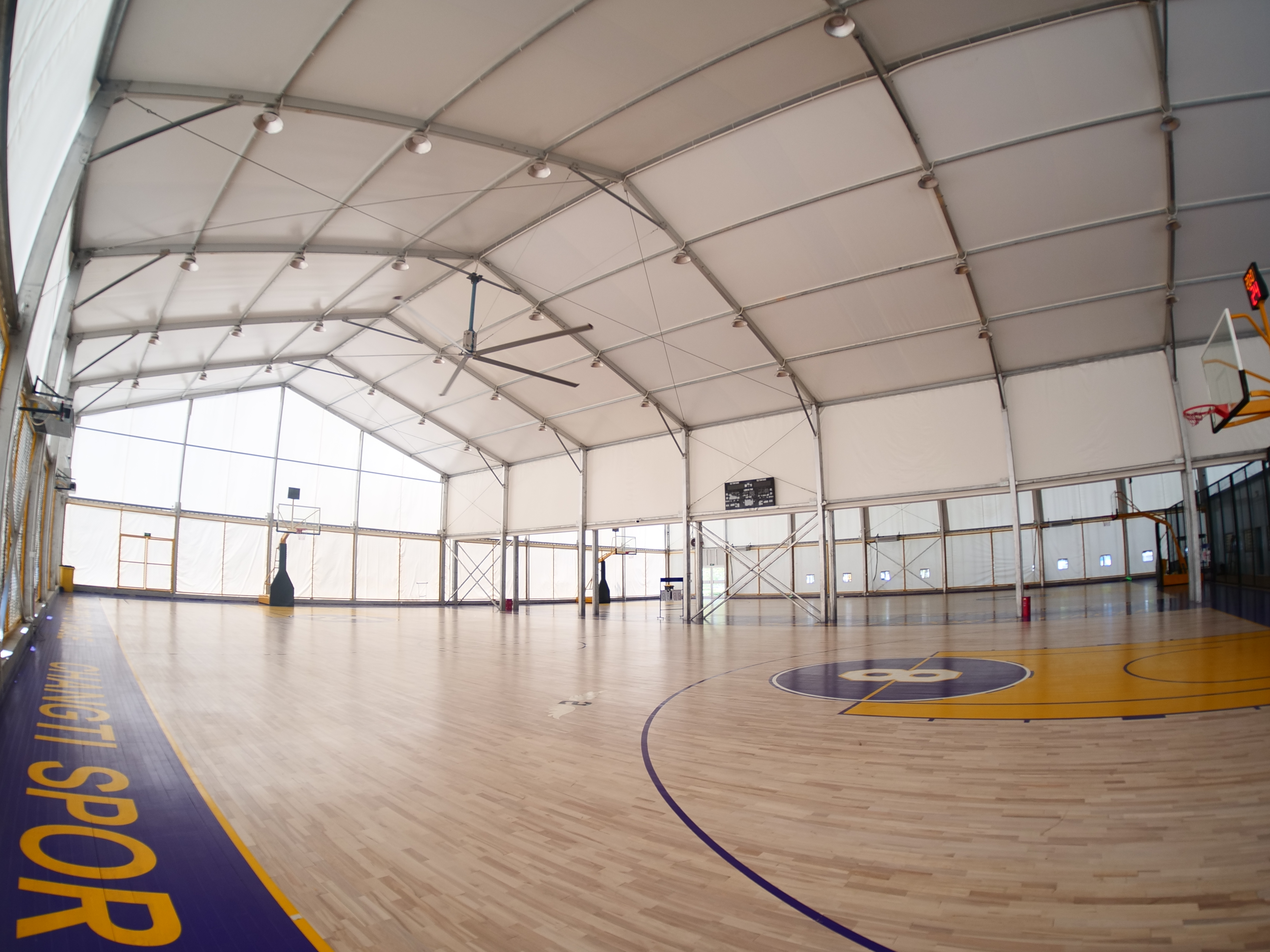 Construire le jeu : les structures sportives de la tente Gaoshan à travers le pays