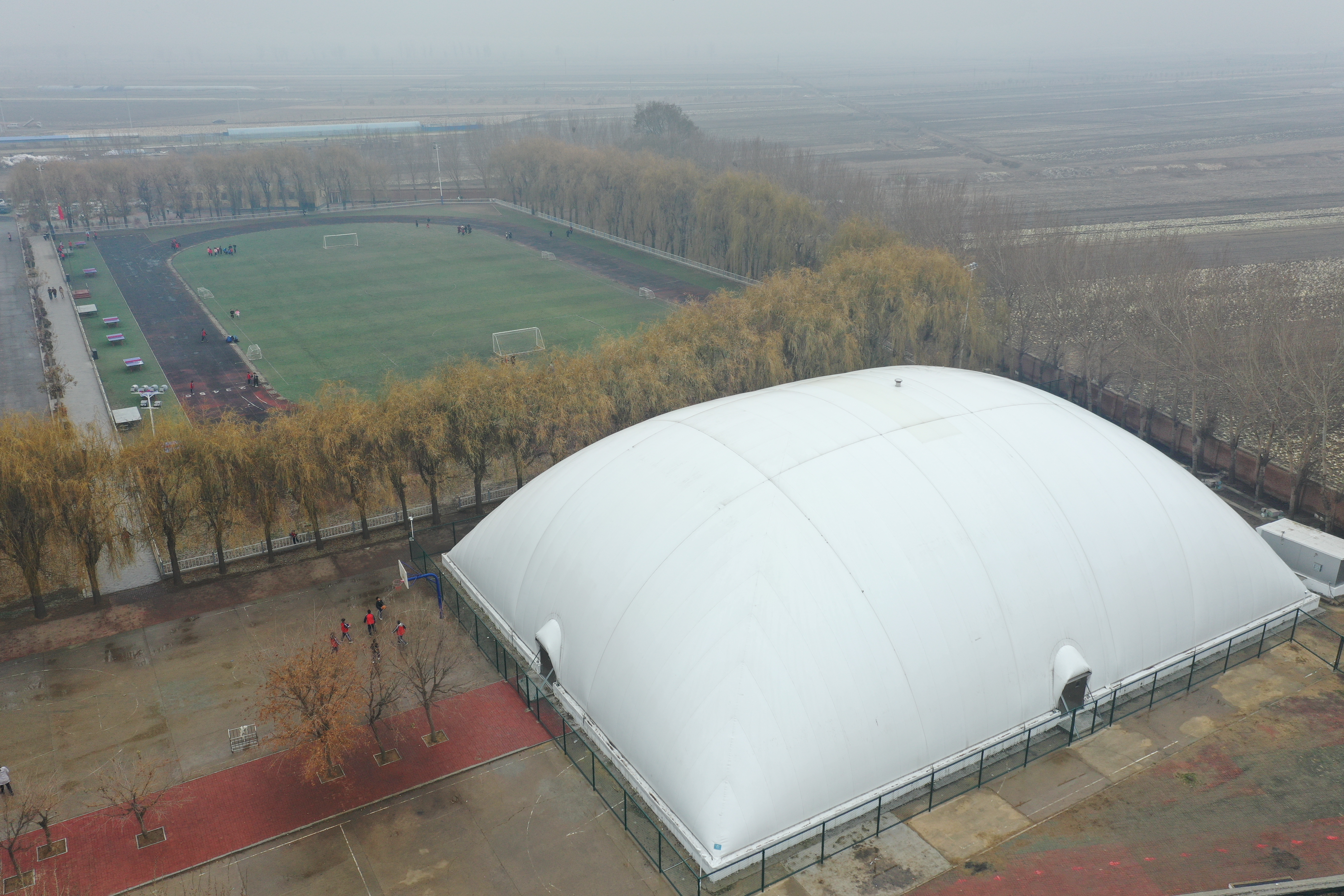 Uma lufada de ar fresco: cúpula protetora de Xinmin para saúde e esportes infantis