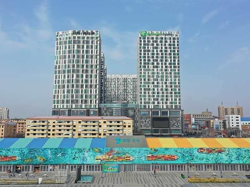 ケーススタディ: 魚介類市場でのテントの活用 ケーススタディ: 魚介類市場でのテントの活用