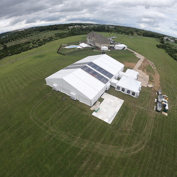 Quais serviços de personalização estão incluídos nas tendas de liga de alumínio?