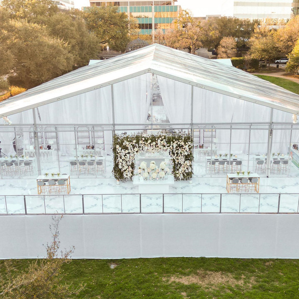 Создайте идеальный день со свадебным шатром: элегантность и гибкость на открытом воздухе