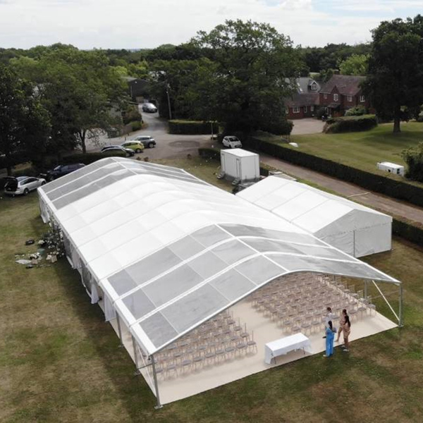 Преображаем праздники на открытом воздухе с помощью премиальных банкетных шатров