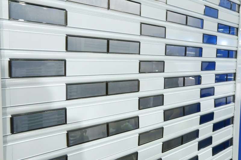 Custom Safty Entry Style Roller Balcony Door