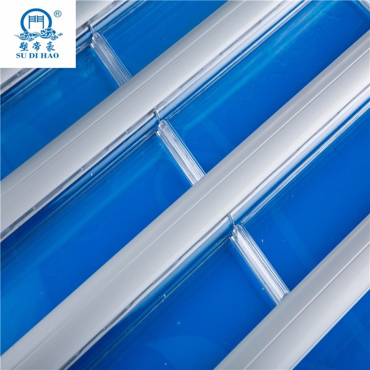 Puerta de lamas rectas de policarbonato con tubo de aleación de aluminio