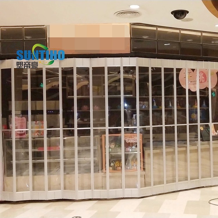 Special technology Commercial foldingaluminum polycarbonate transparent folding door