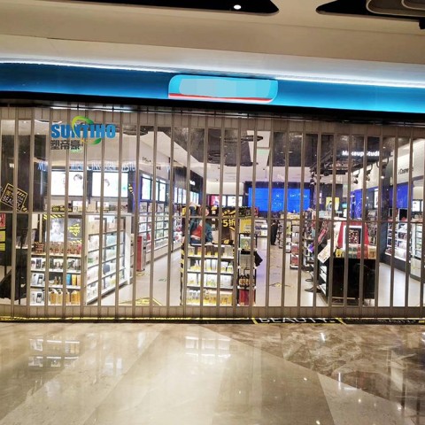 Aluminum PC folding door widely used in commercial places like shopping mall and office building