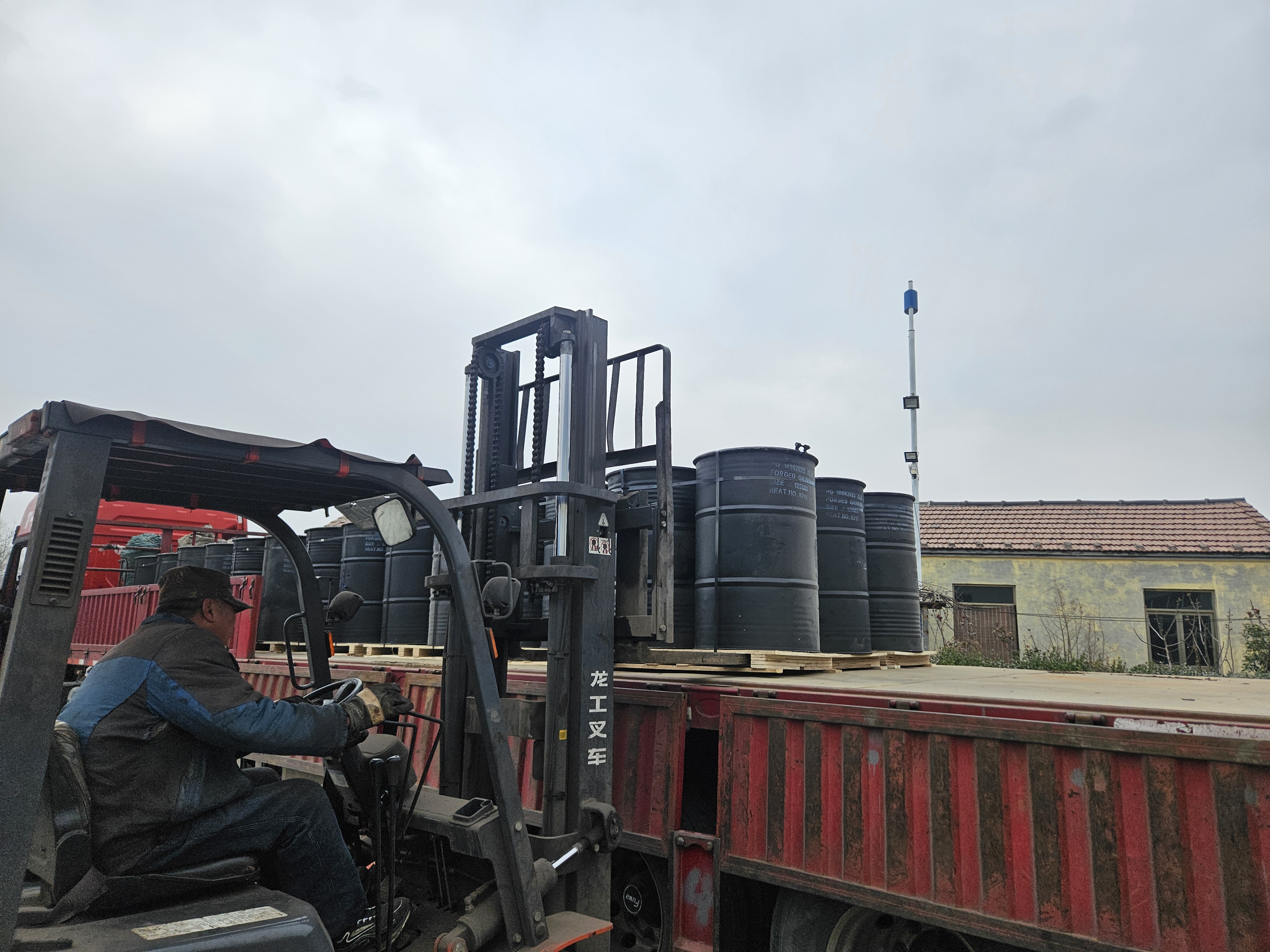 Grinding steel balls