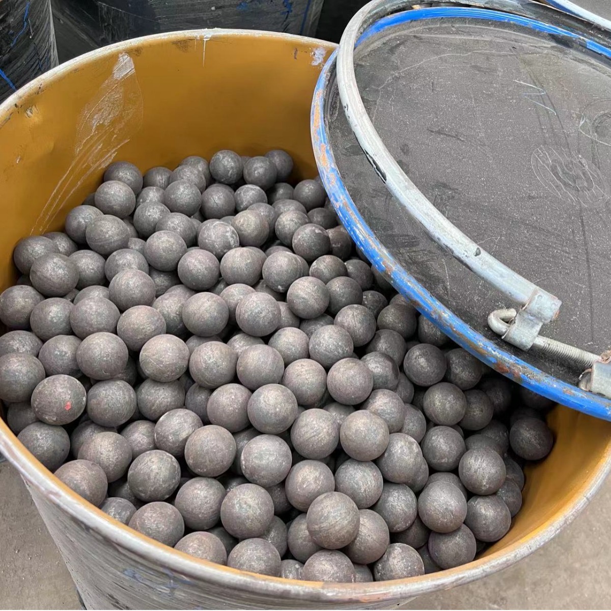 Jinan Haoyang Casting and Forging produces wear-resistant forging steel balls, helping to upgrade the grinding efficiency of mines.