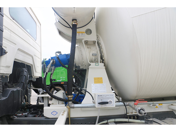 Sinotruk Howo NX 380hp Cement Mixer Truck