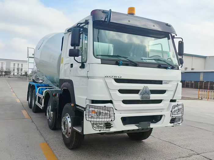 Sinotruk Howo cement mixer truck