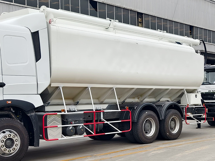Howo 6x4 Cargo Truck