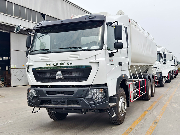 Bulk Feed Transport Cargo Truck