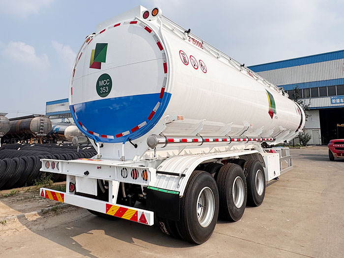 Gasoline tanker trailer
