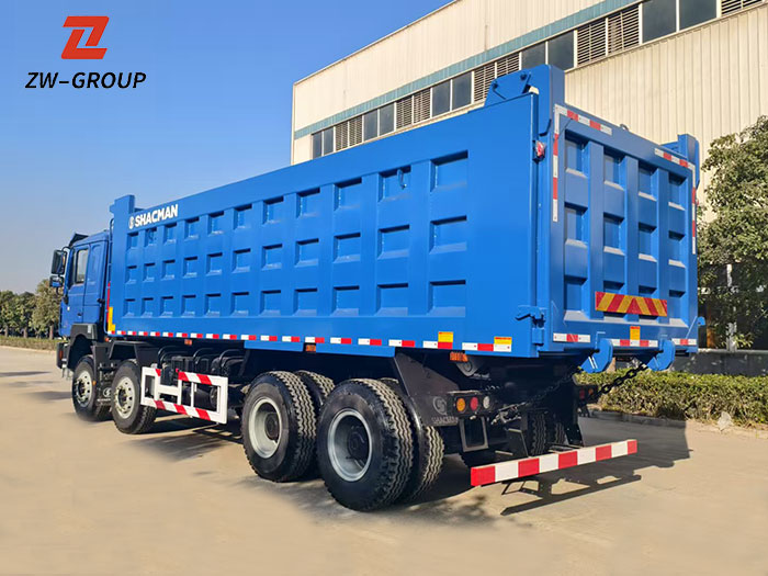 heavy-duty tipper truck for mining operations
