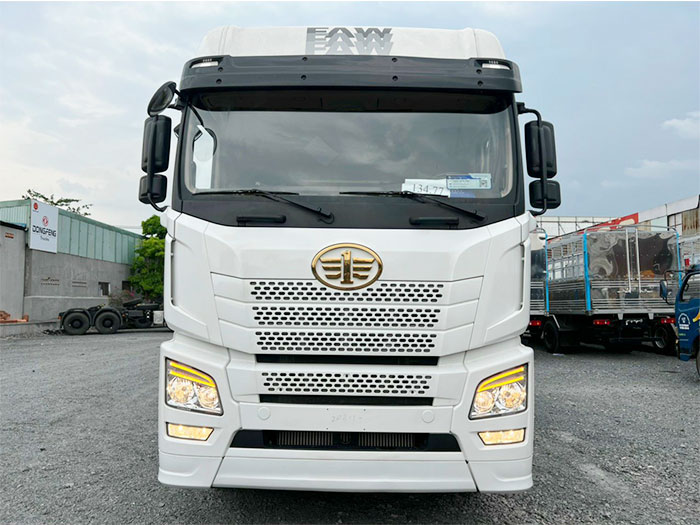 FAW JH6 6×4 Tractor Truck