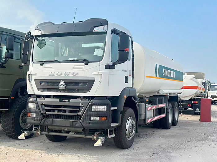 HOWO TX Water Tank Truck for Sale