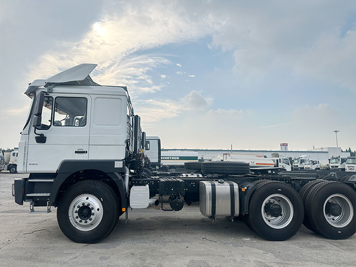 Shacman F3000 430HP tractor trucks