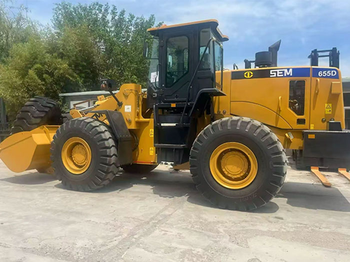 SEM 655D wheel loader