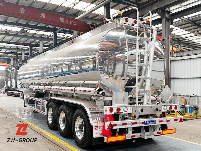 Polished Aluminum Diesel & Gasoline Tanker Semi Trailer