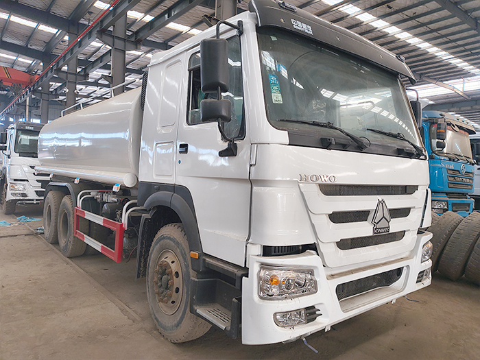 Used HOWO 20 CBM Water Sprinkler Truck