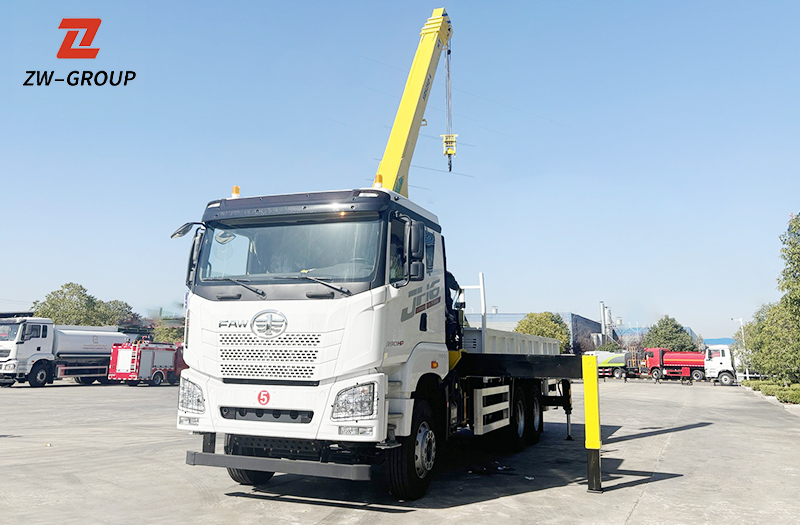 Heavy-duty crane truck 6×4 Heavy-duty crane truck 6×4