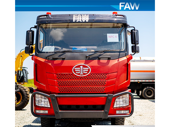 FAW JH6 8x4 420HP Fuel Tanker Truck