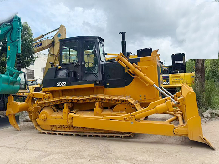 Shantui SD22 vs Komatsu D85