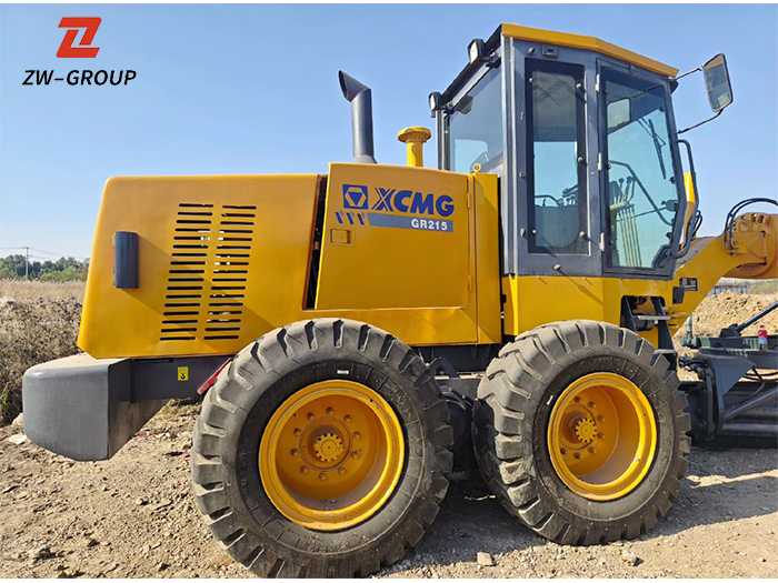 GR215 heavy-duty motor grader wholesale XCMG GR215 construction grader dealer GR215 heavy-duty motor grader wholesale XCMG GR215 construction grader dealer