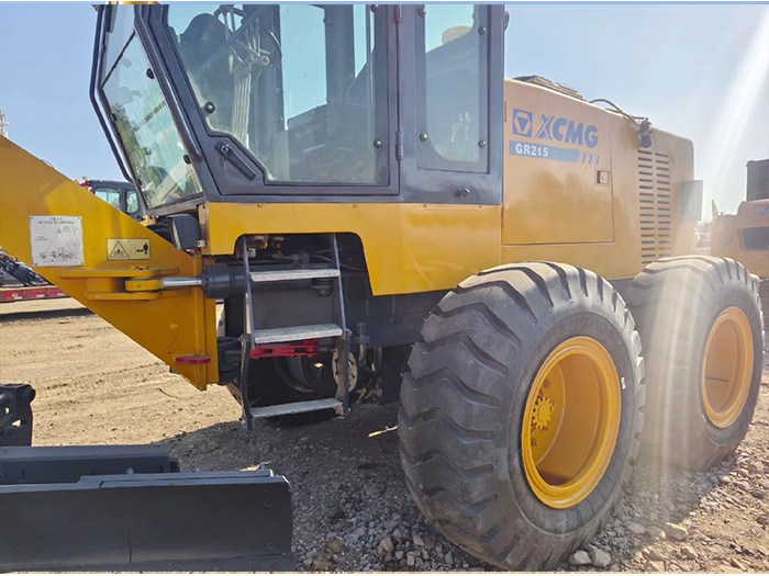 XCMG GR215 motor grader for sale brand new XCMG GR215 price XCMG GR215 motor grader for sale brand new XCMG GR215 price