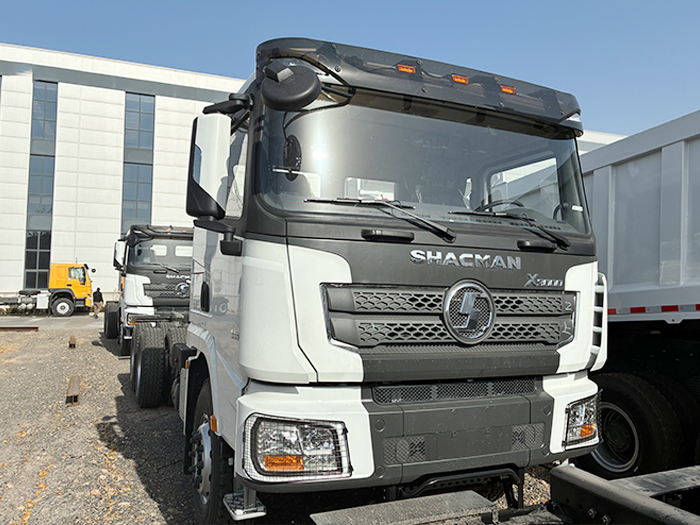 Shacman X3000 385HP 6×4 Chassis Truck