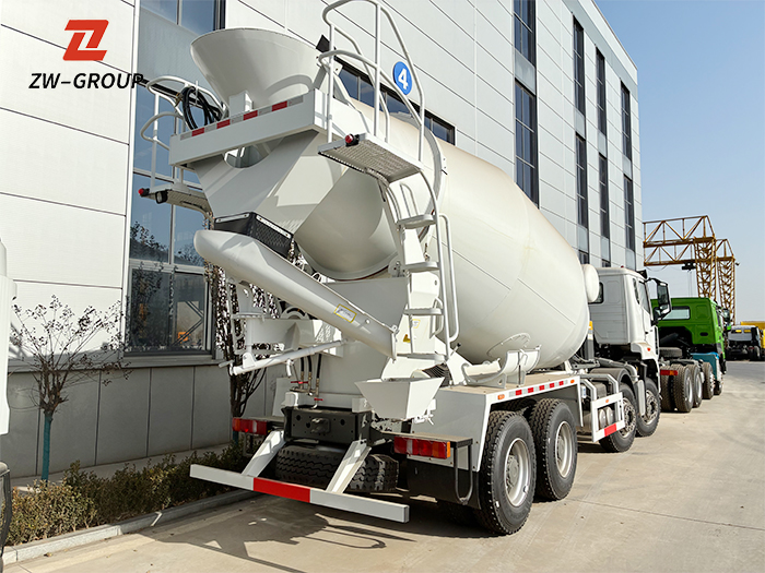 Howo NX 371HP 8×4 Cement Mixer Truck