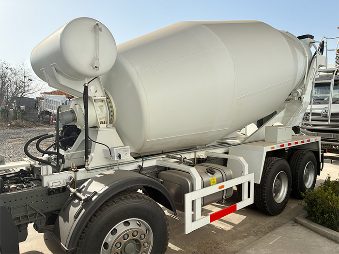 371hp 8x4 mixer truck price