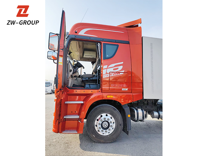 CNG FAW JH6 460HP 6×4 Tractor Truck