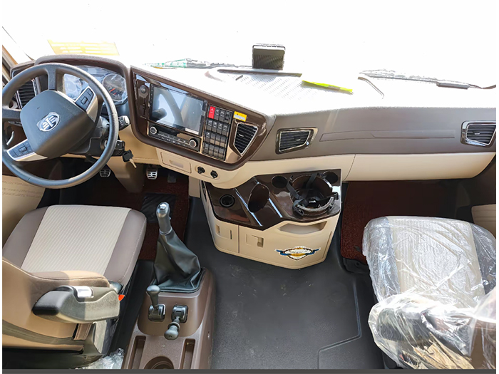 FAW JH6 CNG 460HP 6×4 tractor truck for sale