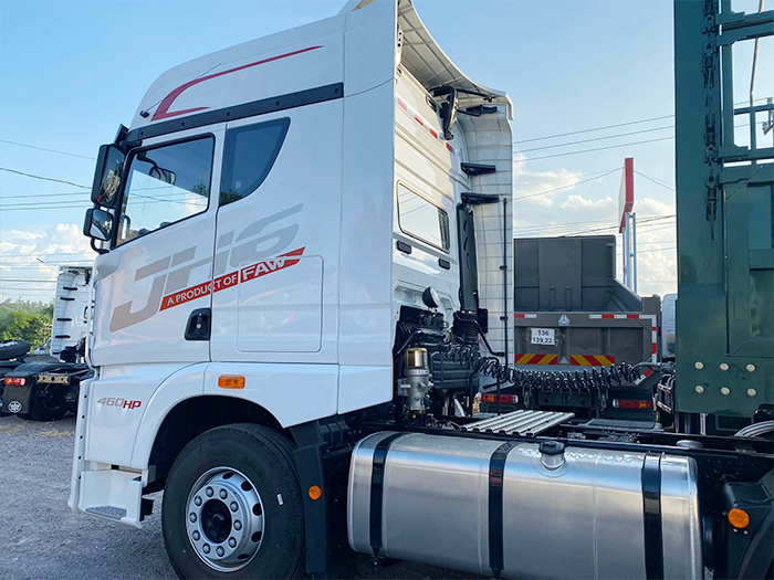 Best CNG tractor head FAW JH6 for Lagos port transport