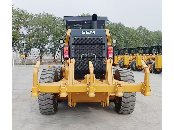 Brand new SEM 922F grader with powerful engine