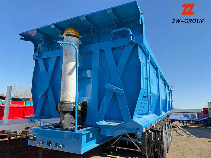 Heavy-Duty Bulk Material Transport Trailer