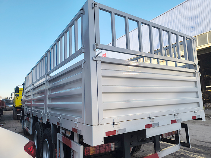 used SINOTRUK HOWO cargo truck for sale