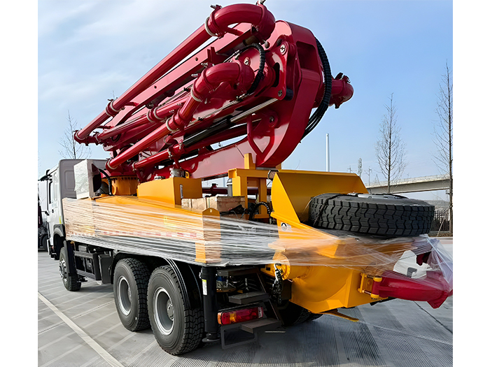 Dongfeng 4x2 26M Concrete Pump Truck