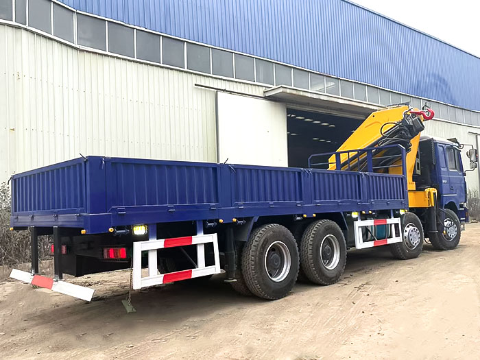 Truck Mounted Crane Shacman F3000