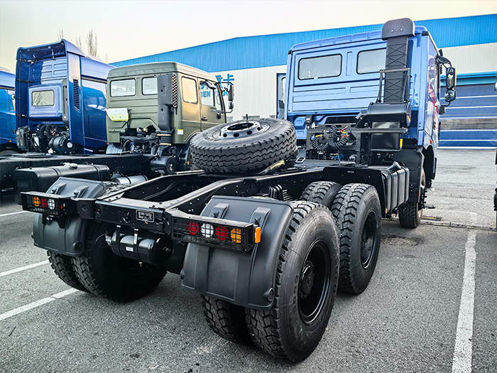 Heavy-duty 6x4 prime mover