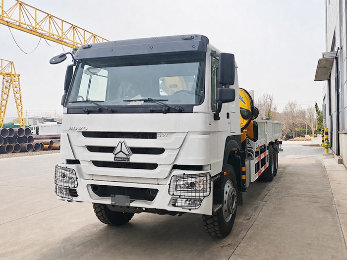 New SInotuck Howo 371 truck crane for Sale