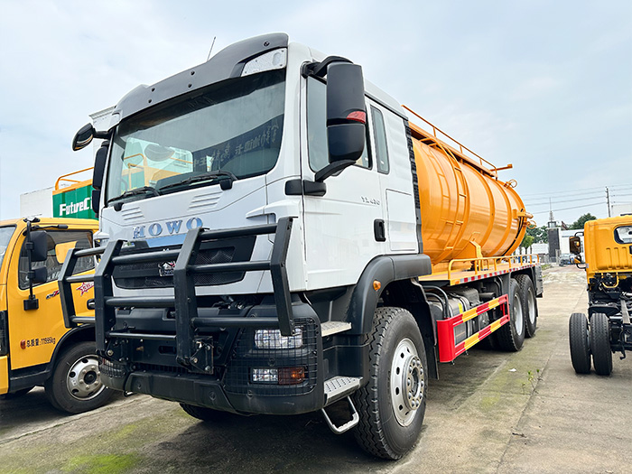 Sinotruk HOWO TX 430HP vacuum sewage truck Sinotruk HOWO TX 430HP vacuum sewage truck