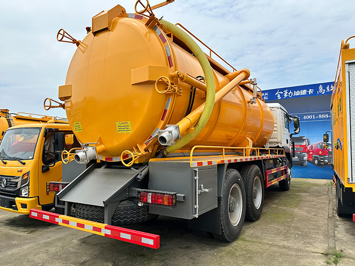 HOWO TX vacuum tanker truck export HOWO TX vacuum tanker truck export