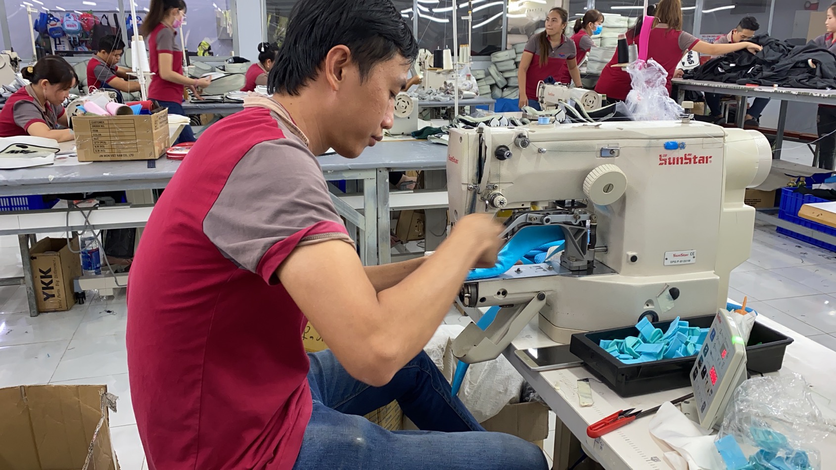 Hecheng Bag Factory in VietnamQuanZhou HeCheng Bags Co., Ltd
