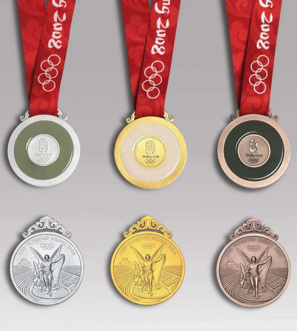 Medalhas inspiradas em Jade para Jogos Olímpicos de Inverno e Paraolimpíadas reveladas