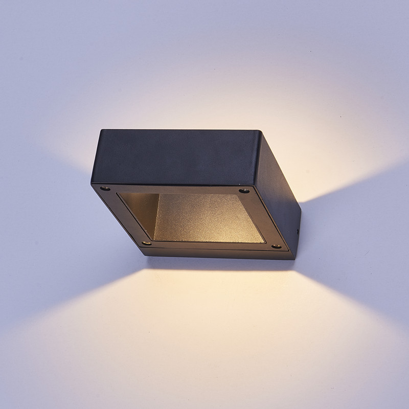 Outdoor IP65 square black wall lamp