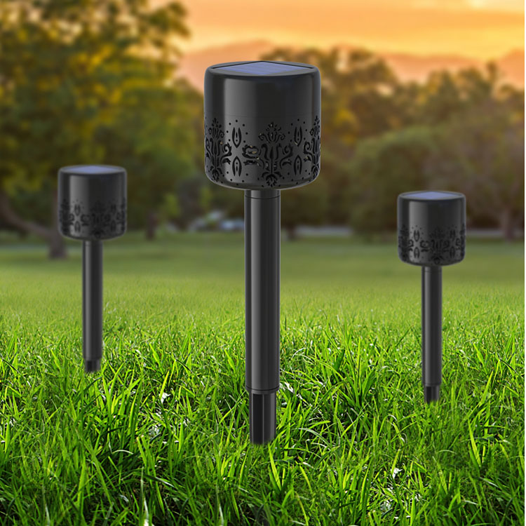 Light sensor hollow projection solar spike led lawn lamp